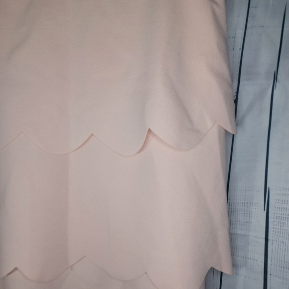 Vince Camuto Elegant Pink Scalloped short sleeve Dress - Picture 3 of 12